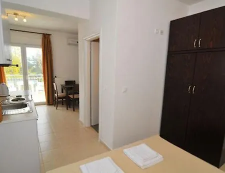 Eleftheria Apartment *